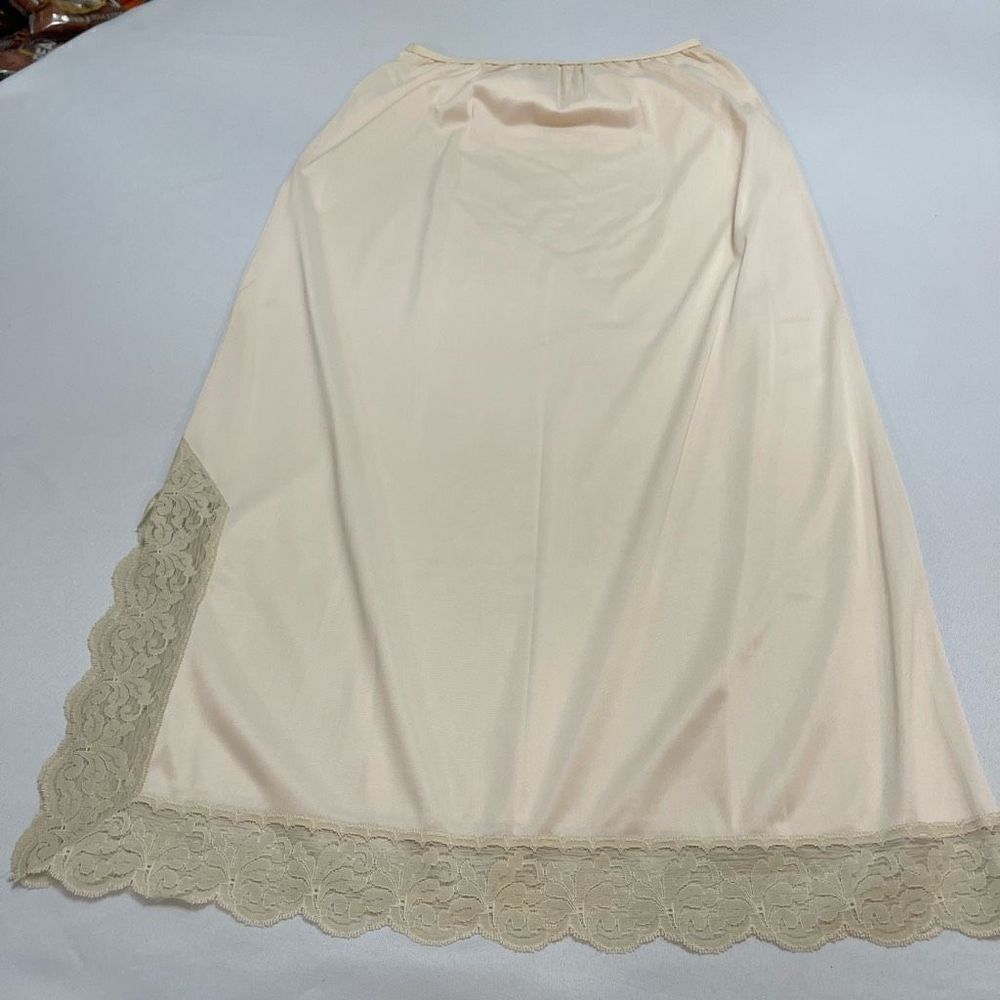 Komar VTG Beige Nylon Skirt Slip Size Medium